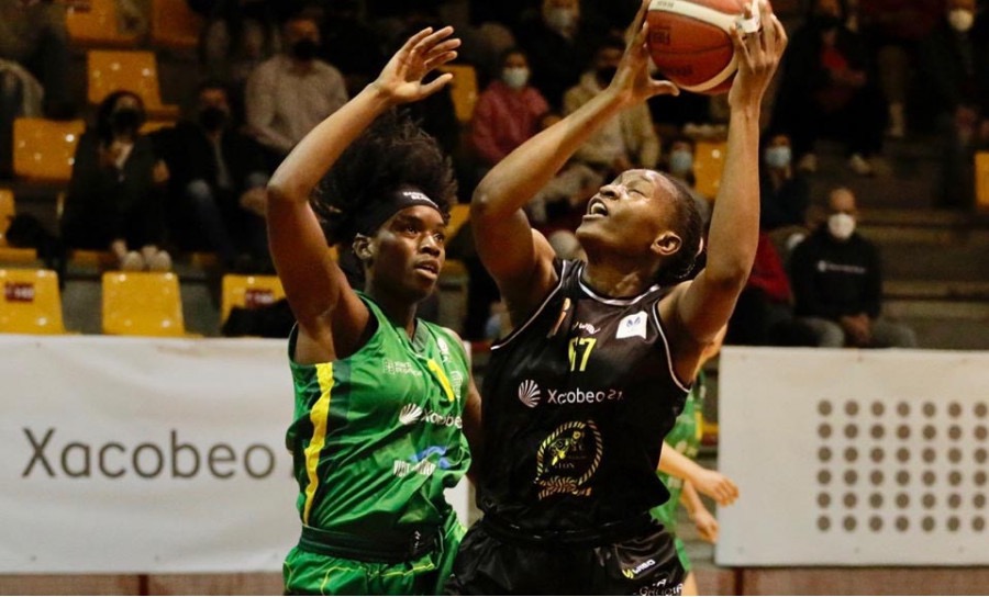 El Arxil se afianza en el liderato tras llevarse el derbi contra el Cortegada (60-67)