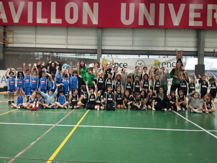 EN EL PABELLÓN UNIVERSITARIO EL CB ARXIL Y EL MARIN PEIXE GALEGO CELEBRAN UNA MATINAL DEL DOMINGO DE BALONCESTO